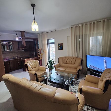 City Center Apartment Berat Zewnętrze zdjęcie